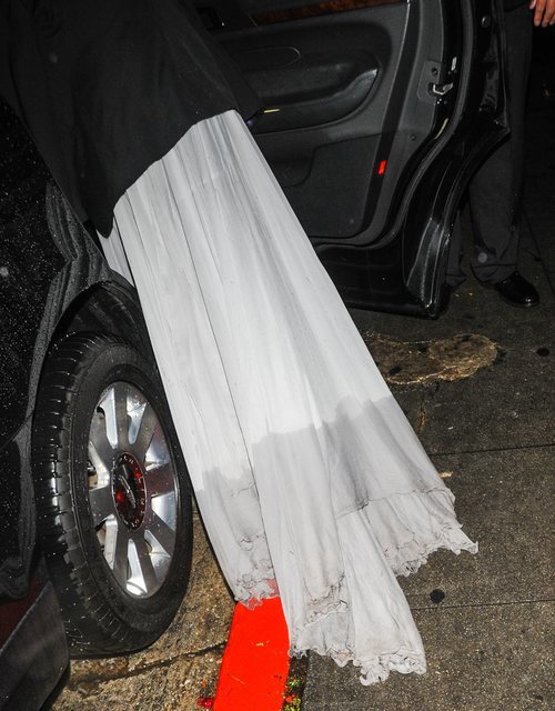El vestido de Heidi Klum tras la fiesta de Warner Bros de los Globos de Oro 2019