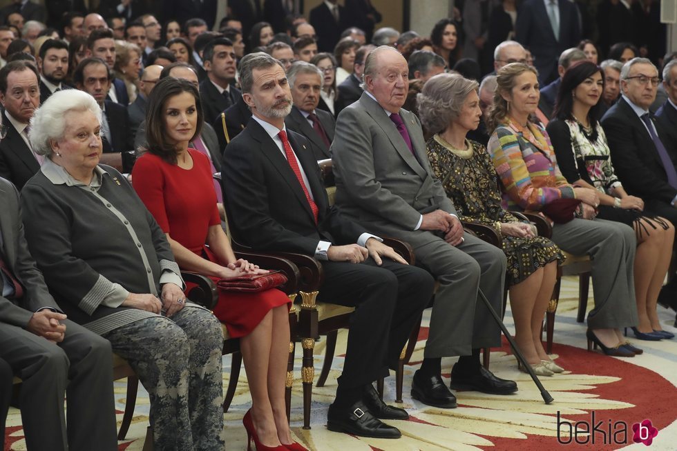 Los Reyes Felipe y Letizia, los Reyes Juan Carlos y Sofia, la Infanta Elena y la Infanta Pilar en los Premios Nacionales del Deporte 2017
