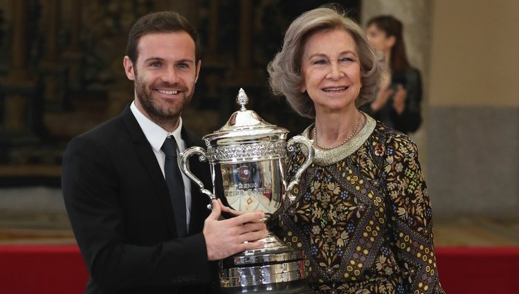 La Reina Sofía y Juan Mata en los Premios Nacionales del Deporte 2017