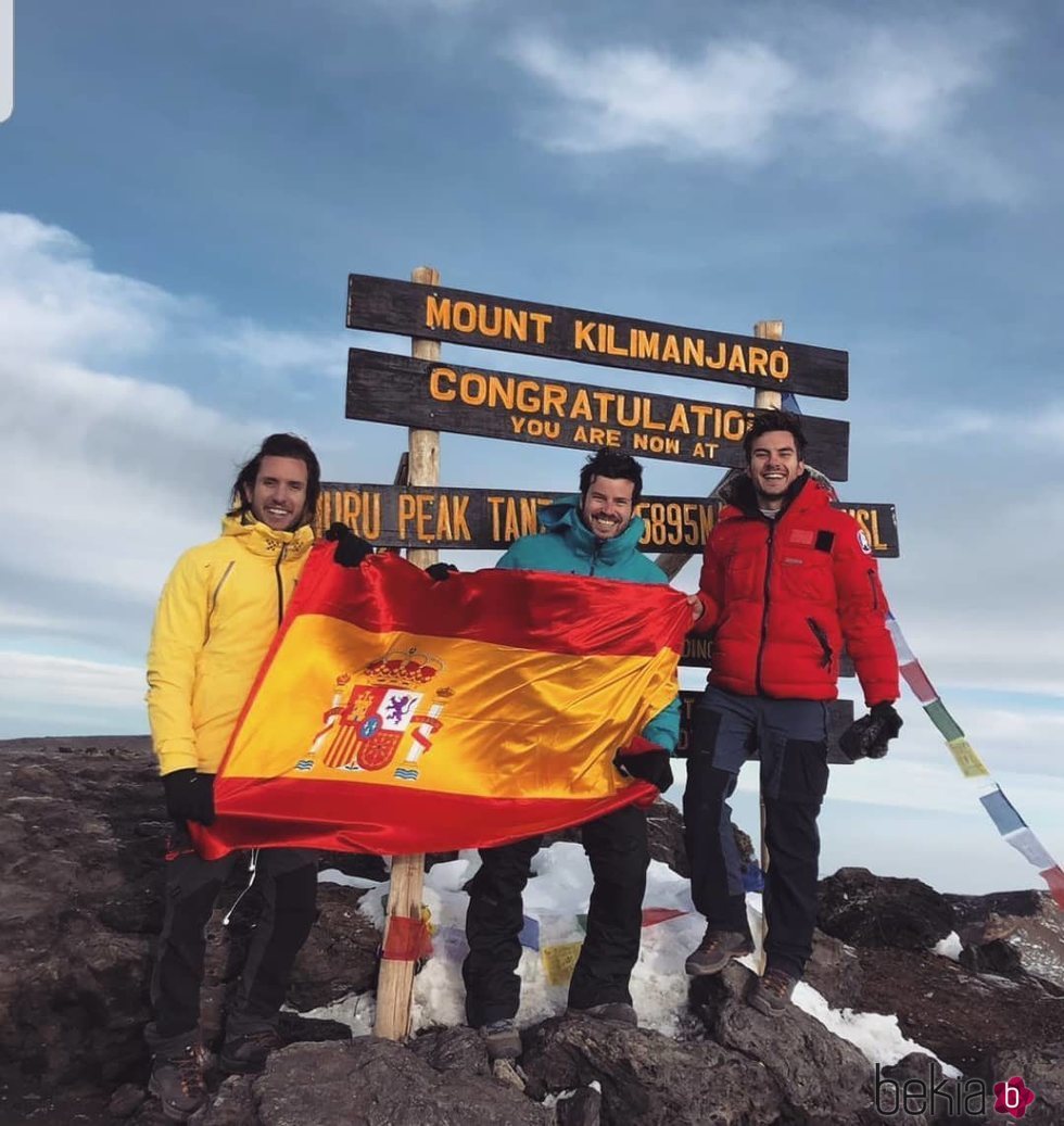 Andrés Ceballos y Willy Bárcenas en la cima del Kilimanjaro