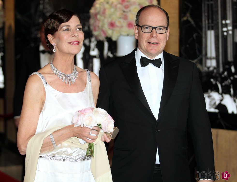 Alberto II y la Princesa Carolina de Mónaco presidiendo el Baile de la Rosa 2015