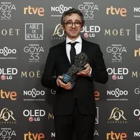 Alberto del Campo con su estatuilla en los Premios Goya 2019
