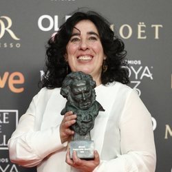 Arantxa Echevarría con su estatuilla en los Premios Goya 2019