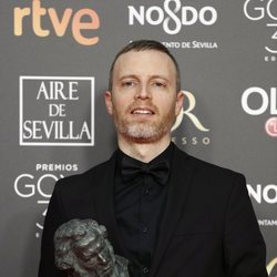 Olivier Arson con su estatuilla en los Premios Goya 2019