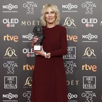 Susi Sánchez con su estatuilla en los Premios Goya 2019