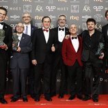 Elenco 'Campeones' con su estatuilla en los Premios Goya 2019