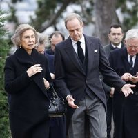 La Reina Sofía y Juan de Orleans en el funeral del Conde de París