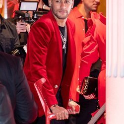 Neymar con muletas en su fiesta de cumpleaños