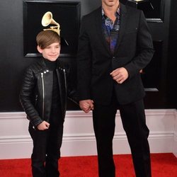Ricky Martin con su hijo Matteo en la alfombra roja de los Grammy 2019
