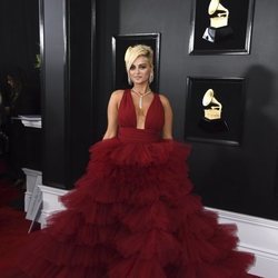 Bebe Rexha en la alfombra roja de los Grammy 2019