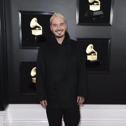 J Balvin en la alfombra roja de los Grammy 2019