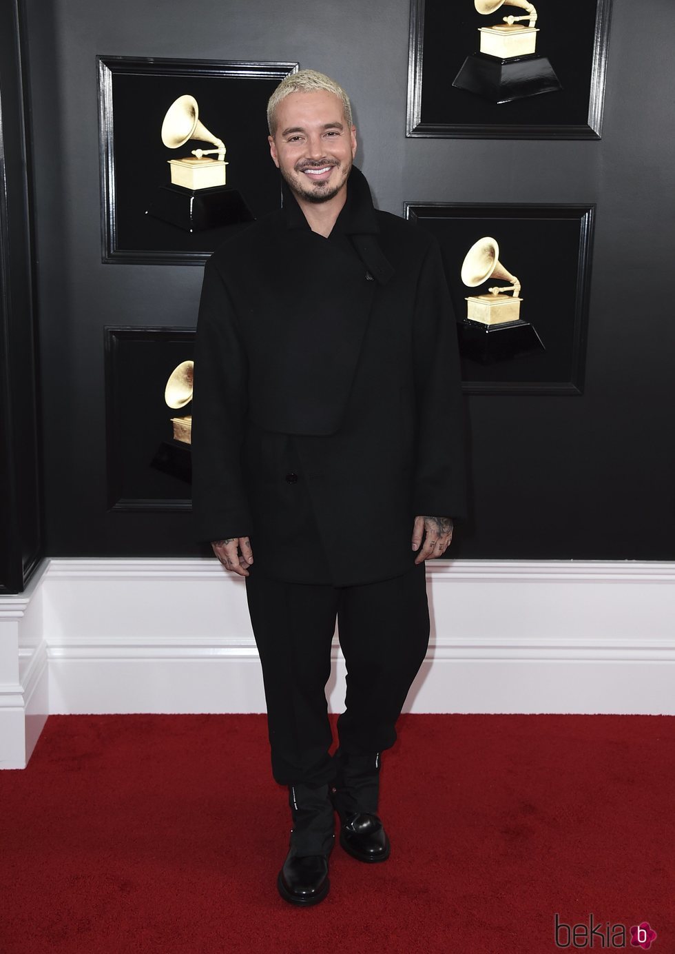 J Balvin en la alfombra roja de los Grammy 2019