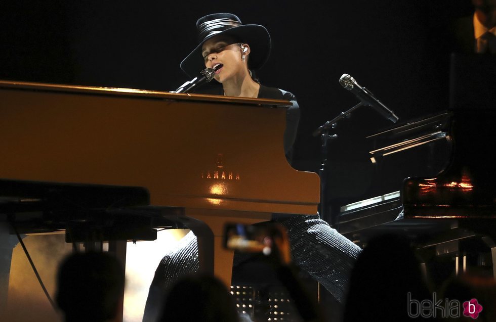 Alicia Keys durante su actuación en los Grammy 2019