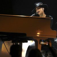 Alicia Keys durante su actuación en los Grammy 2019