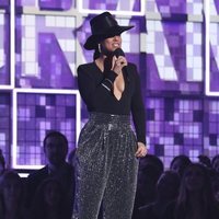 Alicia Keys presentando la entrega de los Grammy 2019