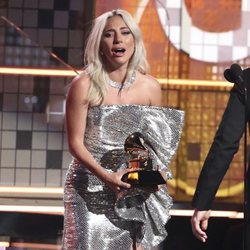 Lady Gaga, emocionada al recibir uno de sus premios en los Grammy 2019