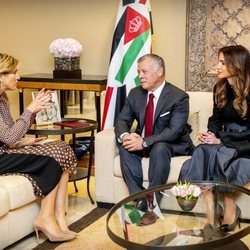 Máxima de Holanda durante su reunión con Abdalá y Rania de Jordania