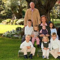 Los Reyes Juan Carlos y Sofía con sus 8 nietos cuando eran pequeños