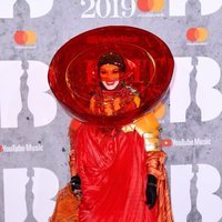 Daniel Lismore en la alfombra roja de los Brit Awards 2019