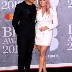 Jade Jones y Emma Bunton en la alfombra roja de los Brit Awards 2019