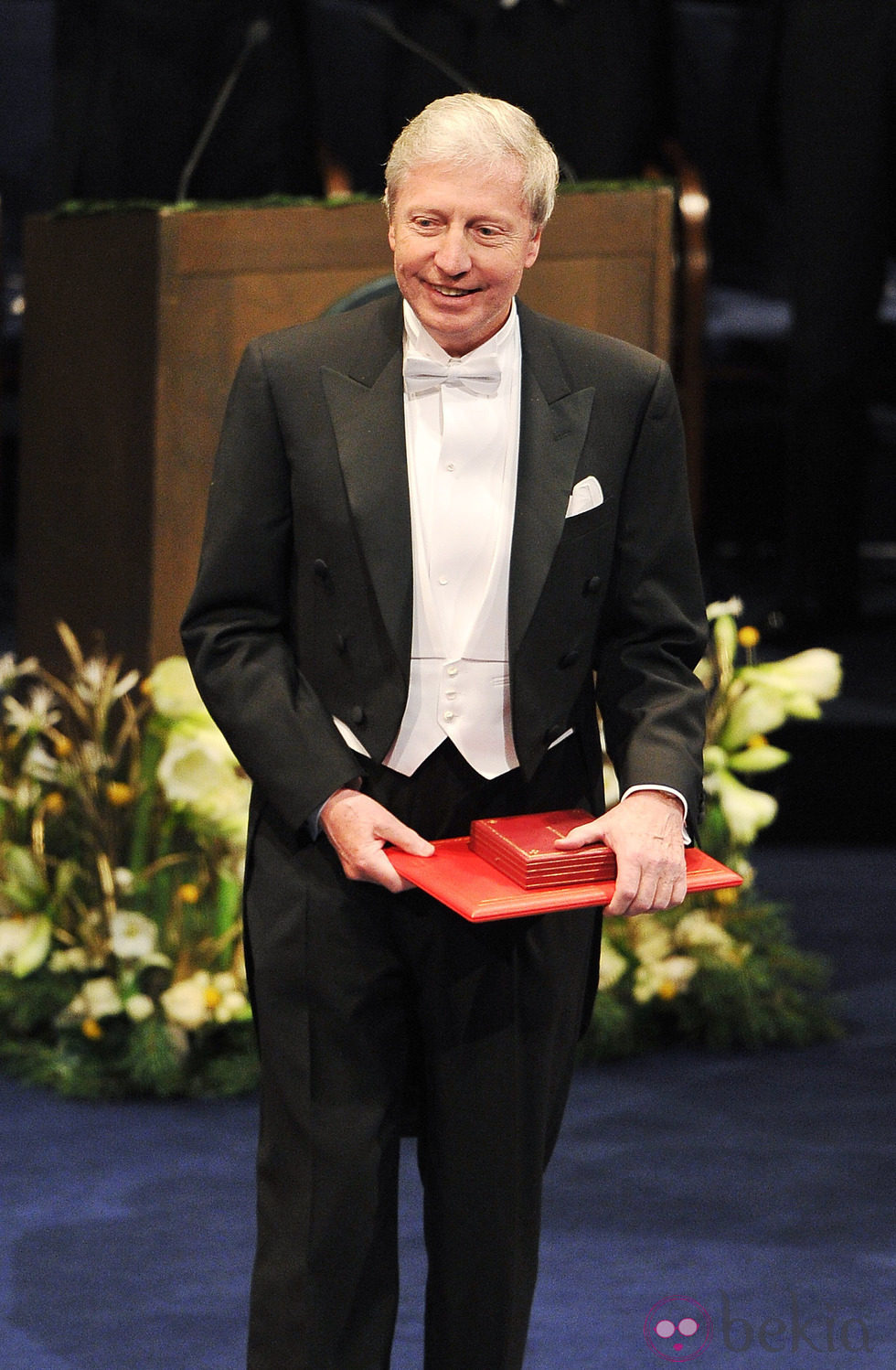 Jules Hoffmann recibe el Premio Nobel de Medicina 2011