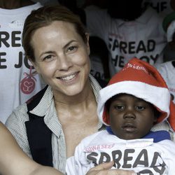 Maria Bello con los más desfavorecidos de Haití