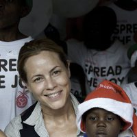 Maria Bello con los más desfavorecidos de Haití