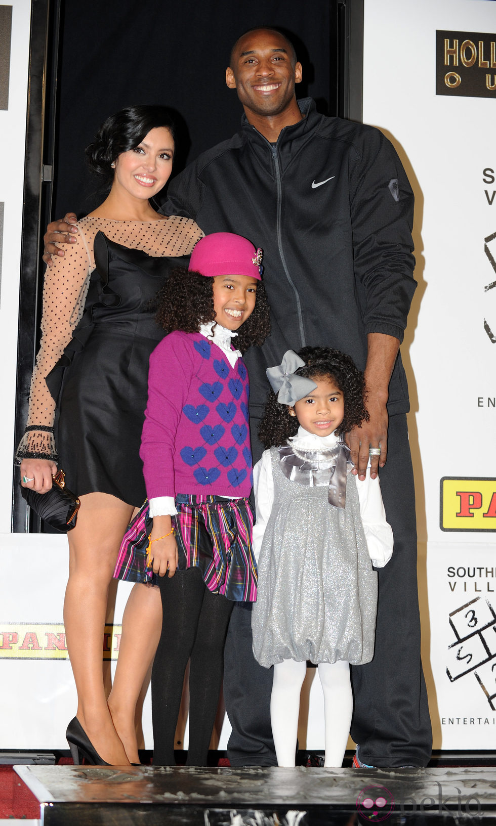 Kobe Bryant junto a su mujer Vanessa Laine y sus hijas Natalia y Giana