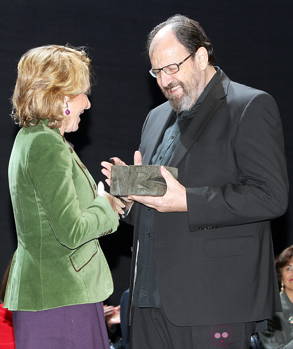 José María Pou recibe de Esperanza Aguirre el Premio de Cultura de Madrid 2011