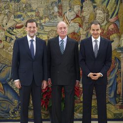Mariano Rajoy, el Rey y José Luis Rodríguez Zapatero en Zarzuela