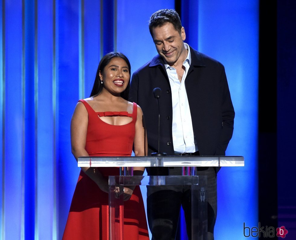Yalitza Aparicio y Javier Bardem en la gala de los Spirit Awards 2019