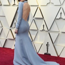 Charlize Theron enseñando su vestido en la alfombra roja de los Premios Oscar 2019