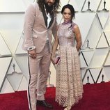 Jason Momoa y Lisa Bonet en la alfombra roja de los Premios Oscar 2019
