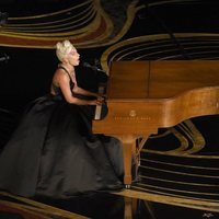 Lady Gaga y Bradley Cooper interpretando 'Shalow' durante la gala de los Premios Oscar 2019
