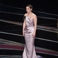 Emilia Clarke presentando un galardón en los Premios Oscar 2019