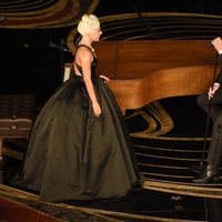 Lady Gaga y Bradley Cooper interpretando 'Shallow' en los Oscar 2019