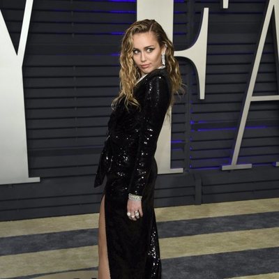 Miley Cyrus en la fiesta Vanity Fair tras los Premios Oscar 2019