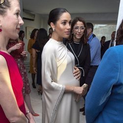 Meghan Markle luce embarazo en la cena ofrecida por el embajador de Reino Unido en Marruecos