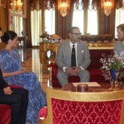 El Príncipe Harry y Meghan Markle con Mohamed VI y Moulay Hassan de Marruecos