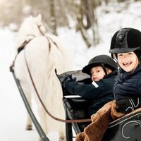 Estela de Suecia y su hermano, el Príncipe Óscar