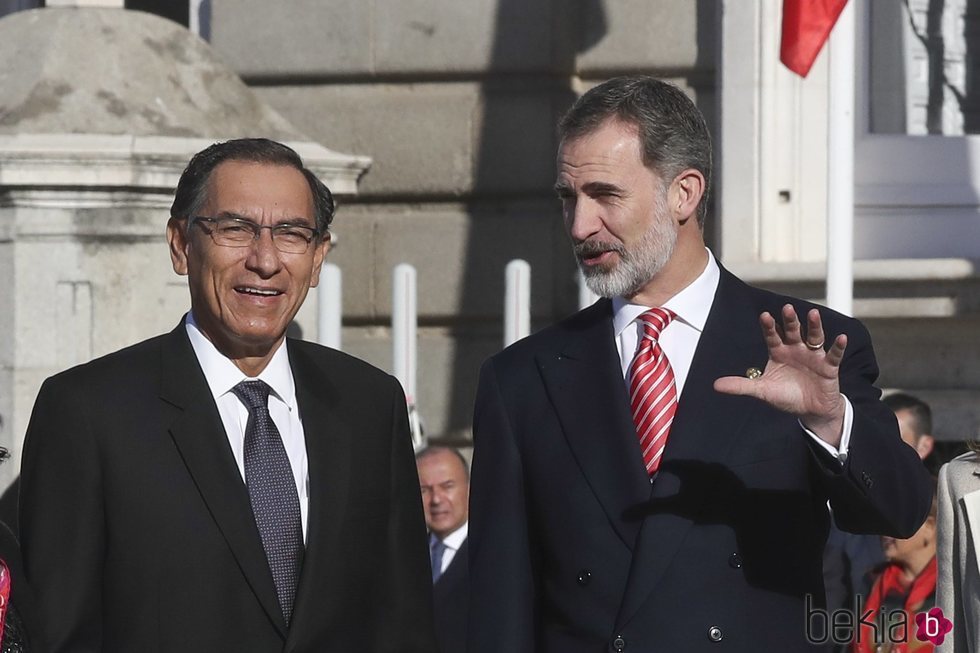 El Rey Felipe y Martín Vizcarra en el Palacio Real