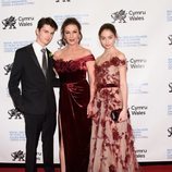 Catherine Zeta-Jones, Dylan Michael Douglas y Carys Zeta Douglas en la Gala del Día Nacional de Gales