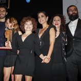Elenco de 'Arde Madrid' con su premios Fotograma de Plata 2018