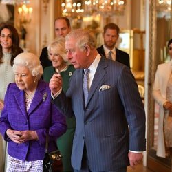 La Reina Isabel, el Príncipe Carlos, Camilla Parker, los Duques de Cambridge y los Duques de Sussex en el homenaje al Príncipe de Gales