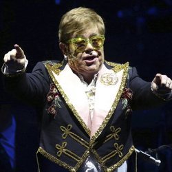Elton John en un concierto en Nueva York