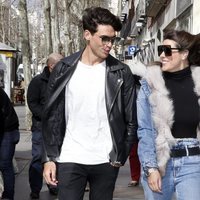 Laura Matamoros y Daniel Illescas paseando por las calles de Madrid