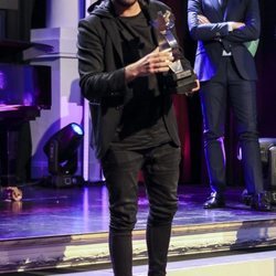 Pablo López recibe el premio Canal Fiesta