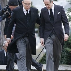 Alberto de Mónaco y Juan de Orleans en el funeral del Conde de París