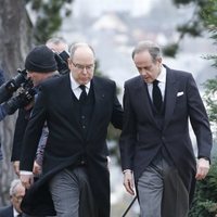 Alberto de Mónaco y Juan de Orleans en el funeral del Conde de París