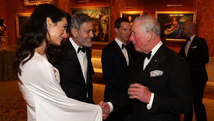 Los Clooney asisten como invitados de honor a la cena del Príncipe Carlos